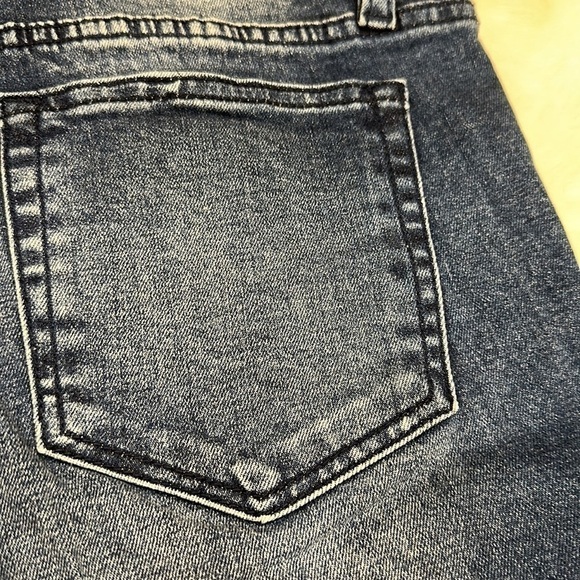 Md. Blue skinny jeans with bling size 28 - Picture 7 of 17